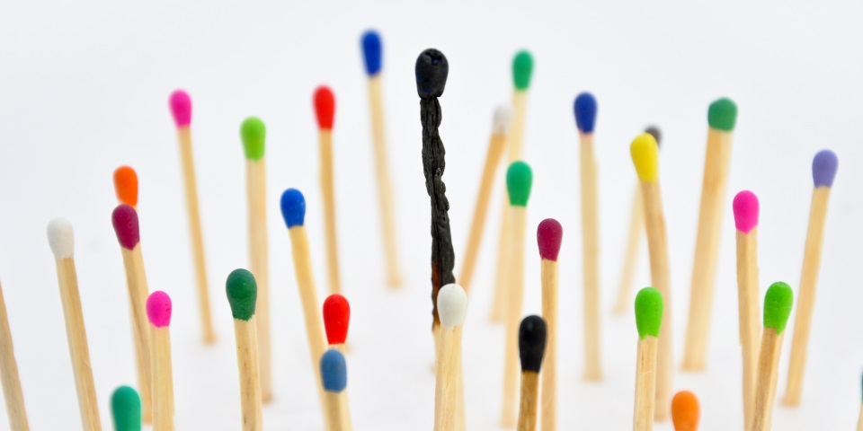 Fotolia_39712878_mobbingline_960x480